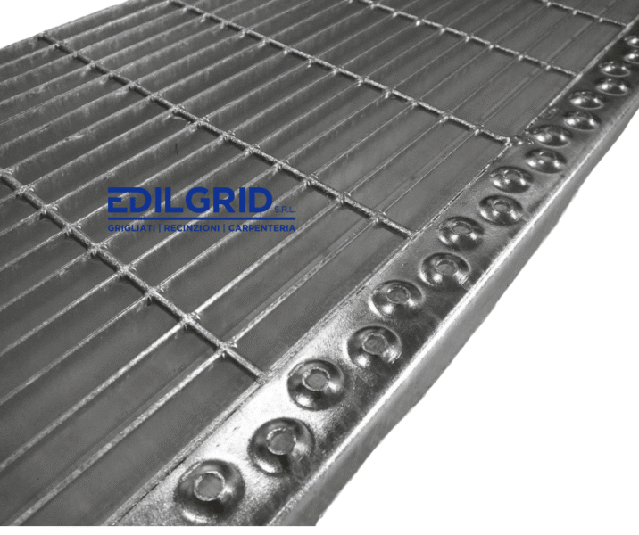 Gradino zincato antitacco per scale di sicurezza, vista superiore