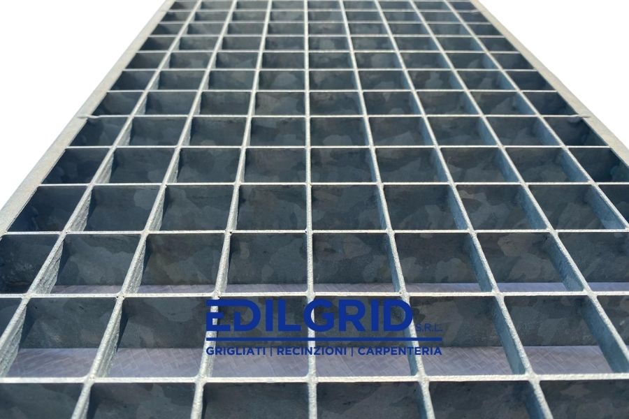 Griglia di drenaggio in acciaio per aree industriali