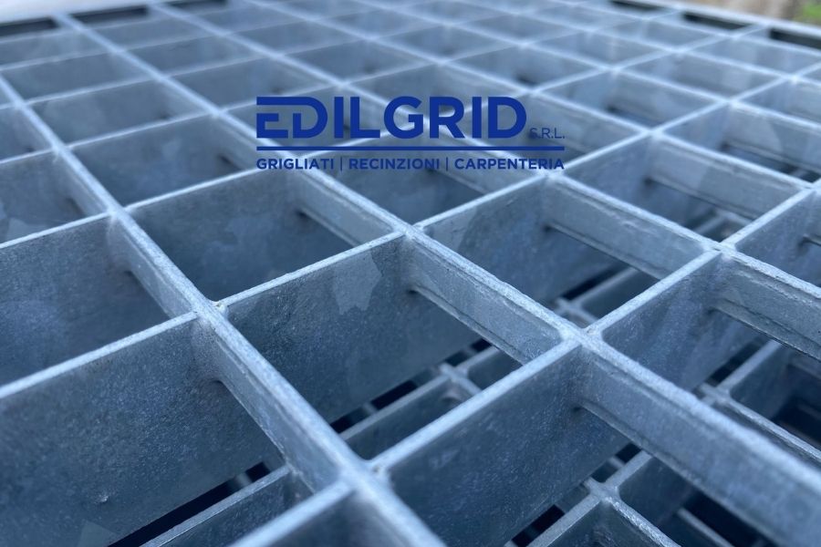 Griglia per Canaletta di Scolo per drenaggio acque piovane in acciaio
